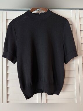 St. John Basics Black Jewel Neck Short Sleeve Top - Size L